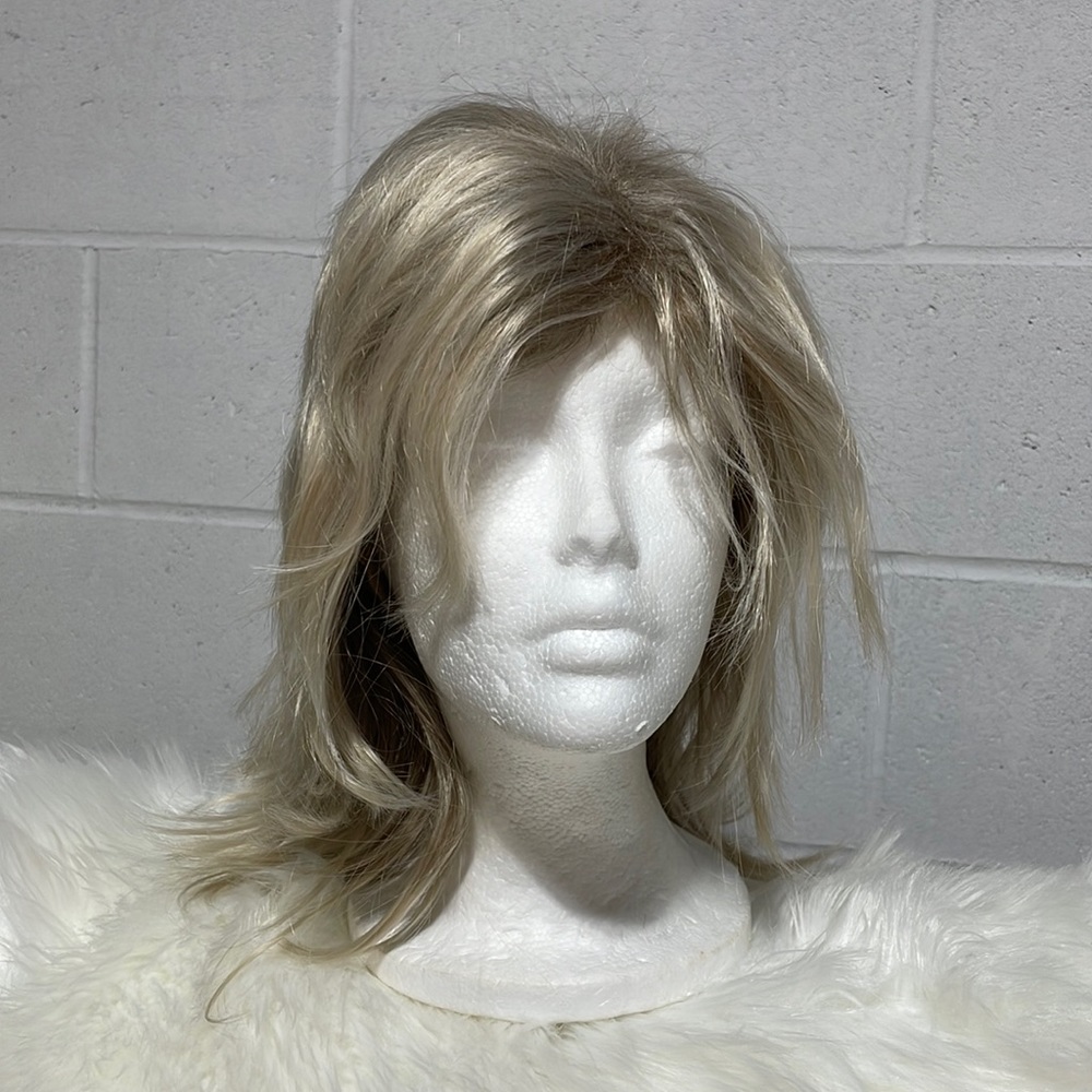 NWT 13” pale whiter blonde, ash blonde matte puff top layered unisex man wig